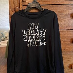 Under Armour Black Long Sleeve Size 5 Tee